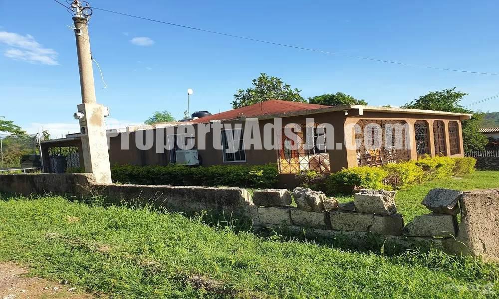 3 bed House For Sale in Spanish Town, St. Catherine, Jamaica