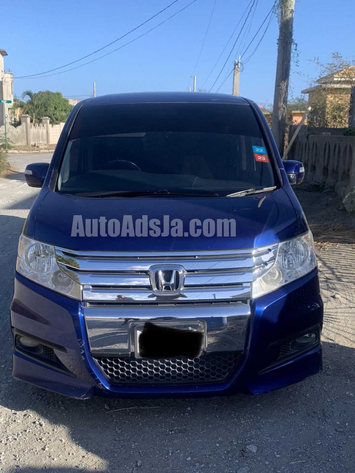 2012 Honda Step wagon