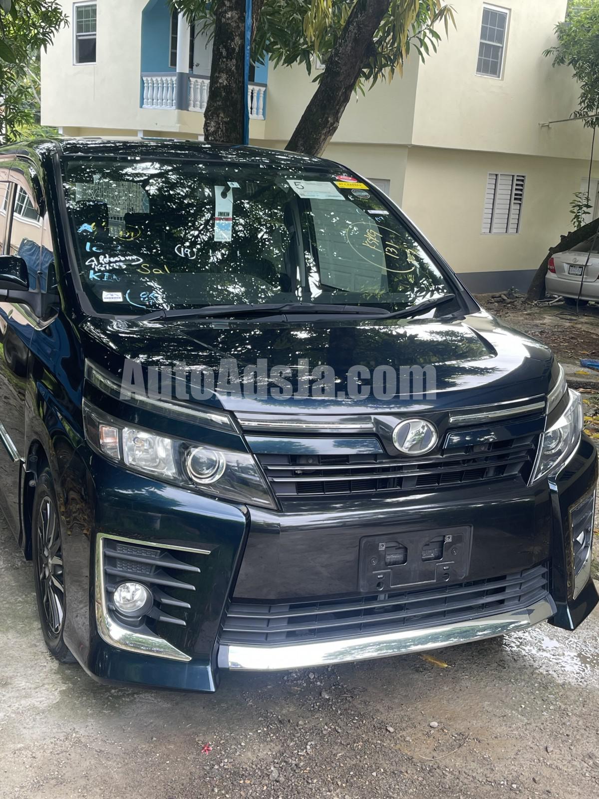 2014 Toyota Voxy