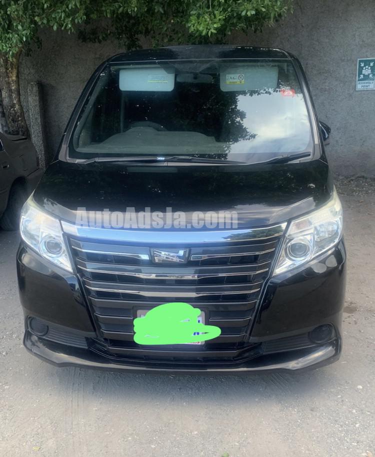 2015 Toyota Noah
