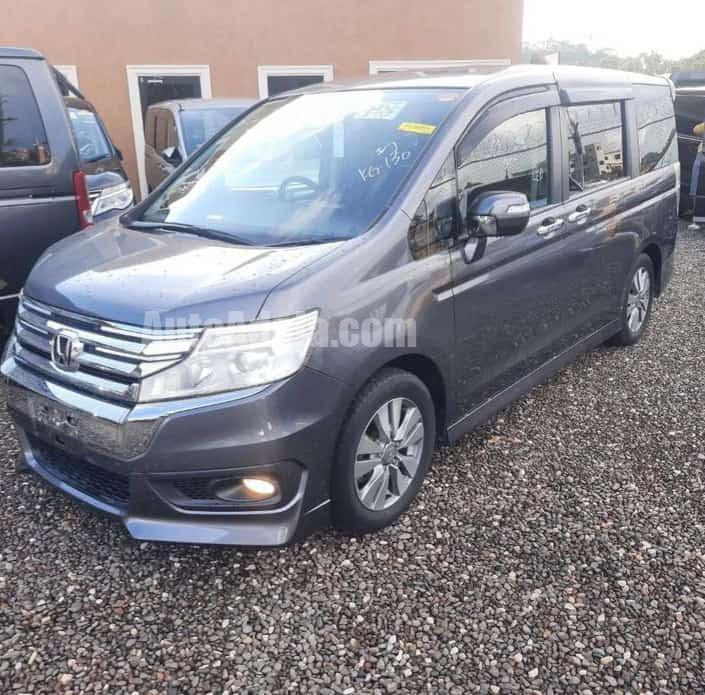 2014 Honda Stepwagon Spada