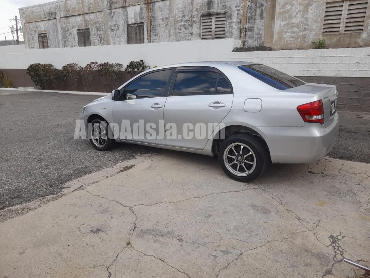2010 Toyota Corolla Axio