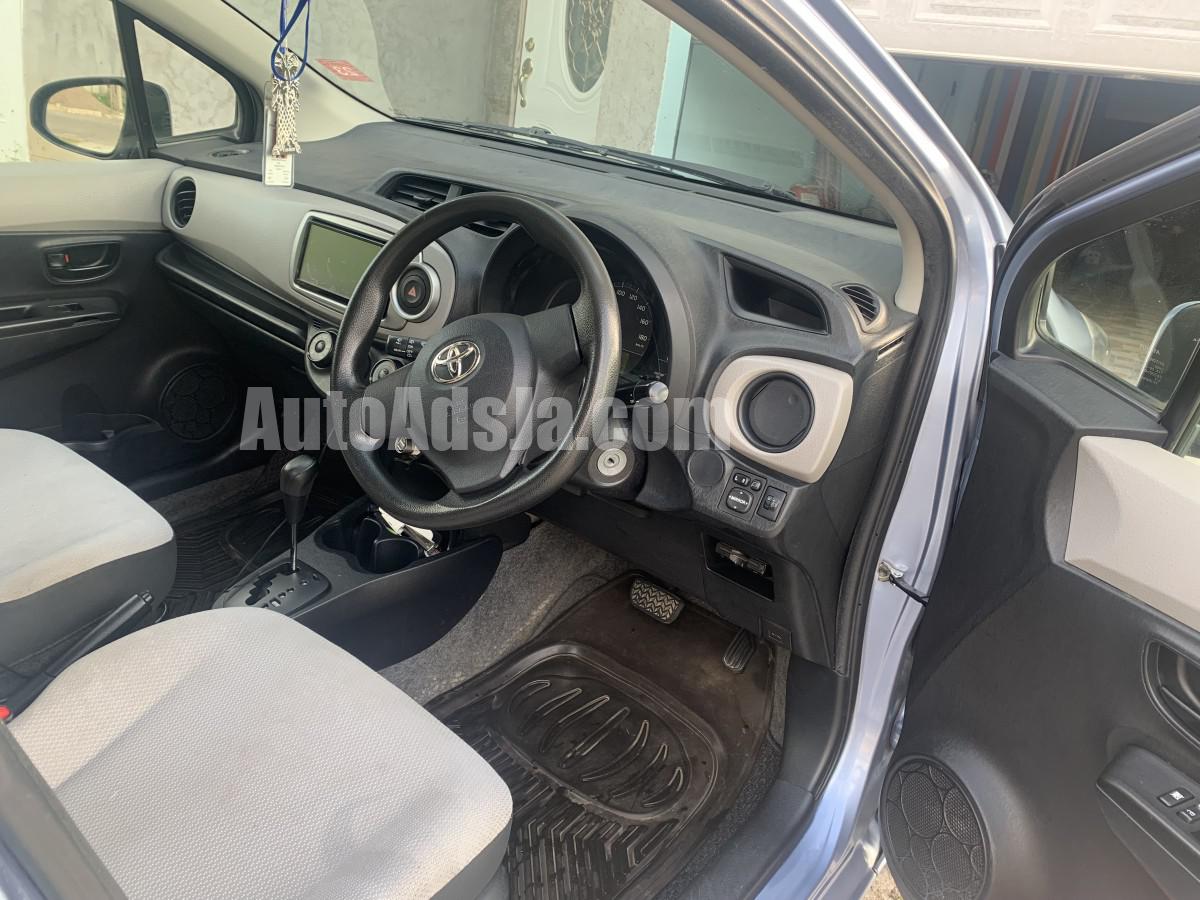 2011 Toyota Vitz