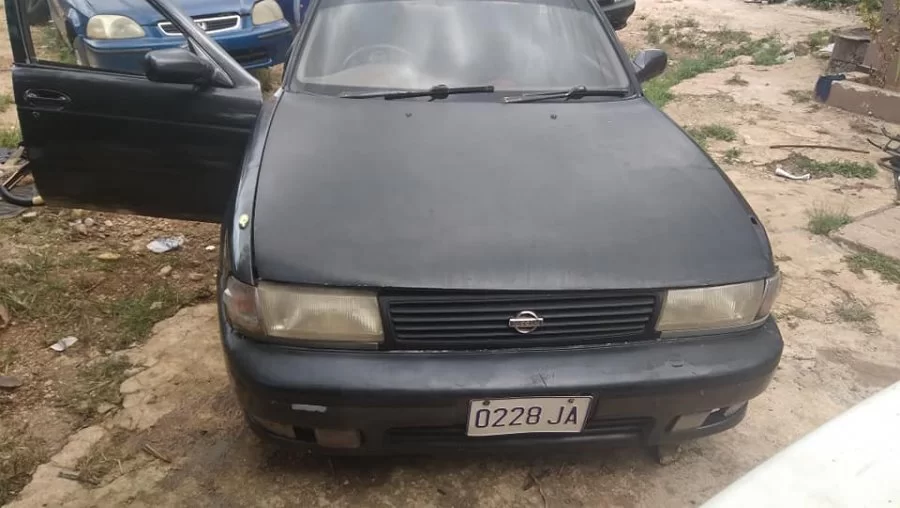 Nissan B13