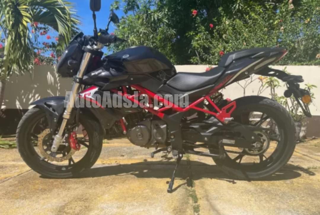 2019 Honda Benelli TNT 150i