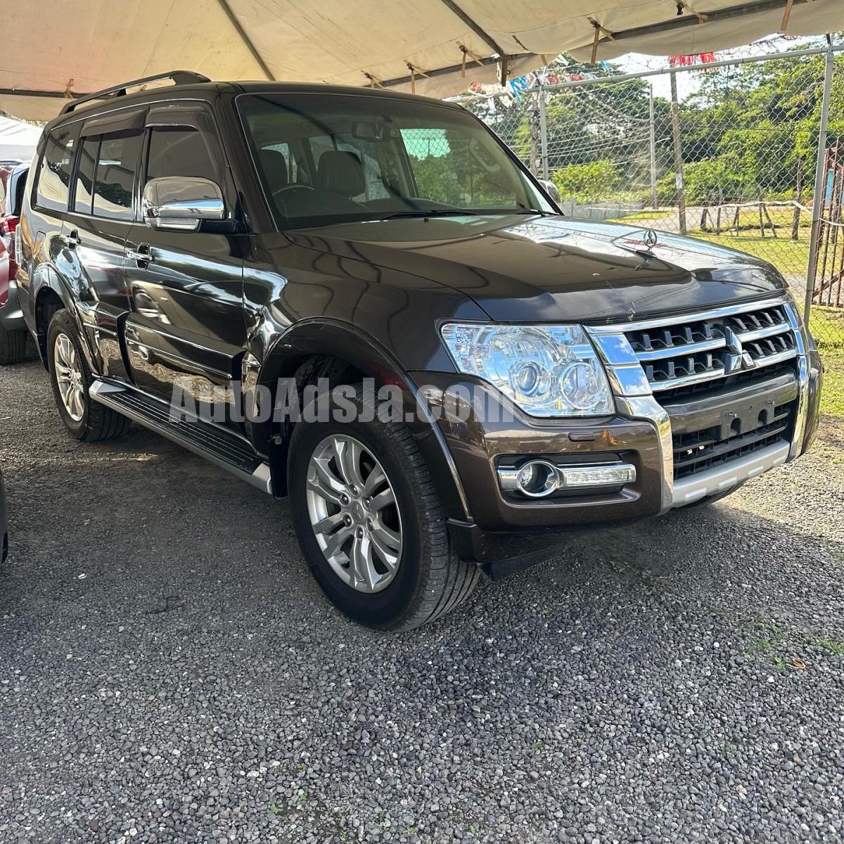 2018 Mitsubishi Pajero