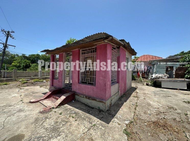 3 bed House For Sale in Spanish Town, St. Catherine, Jamaica
