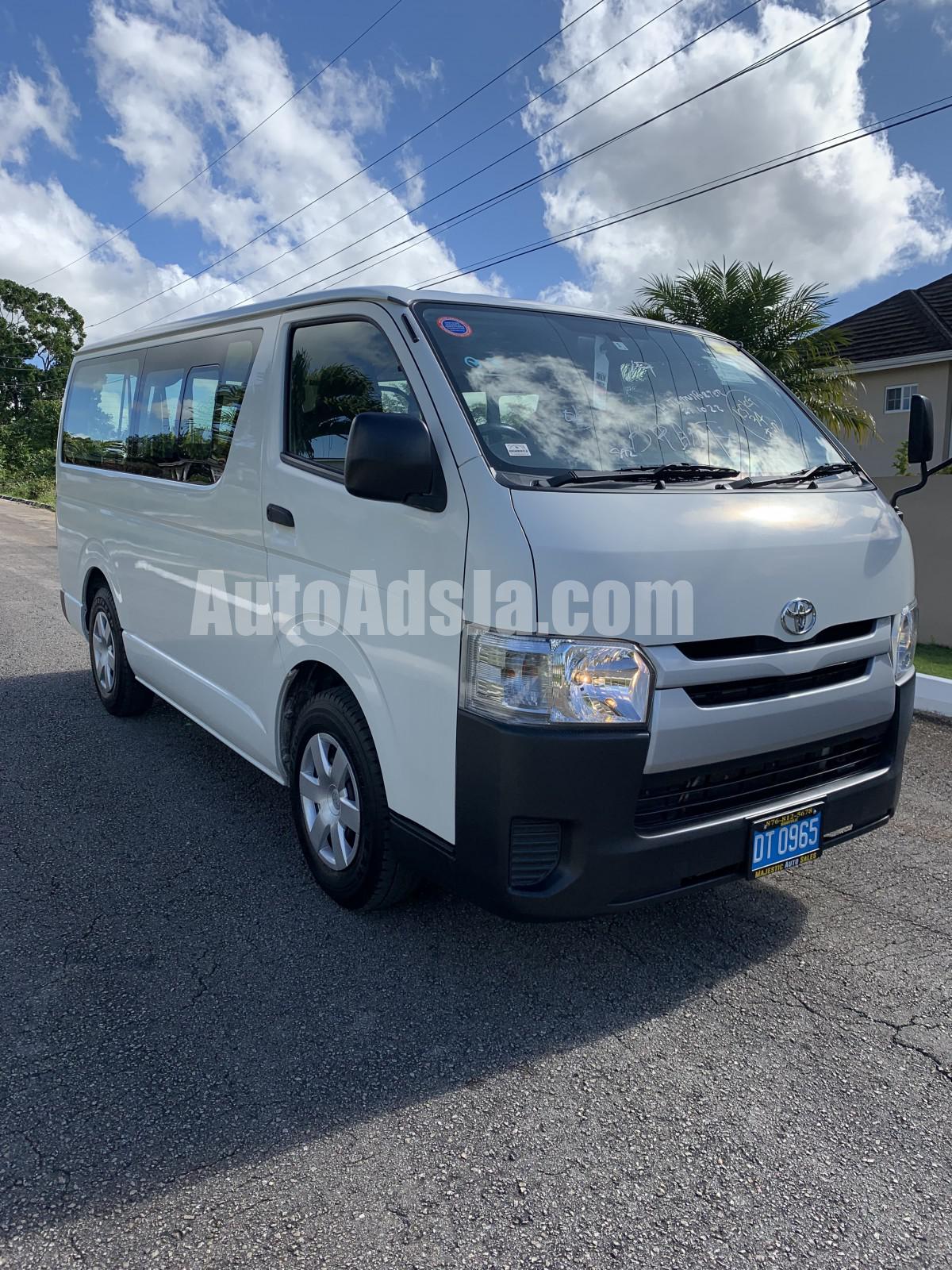 2016 Toyota HIACE DUAL AC 9 SEATER