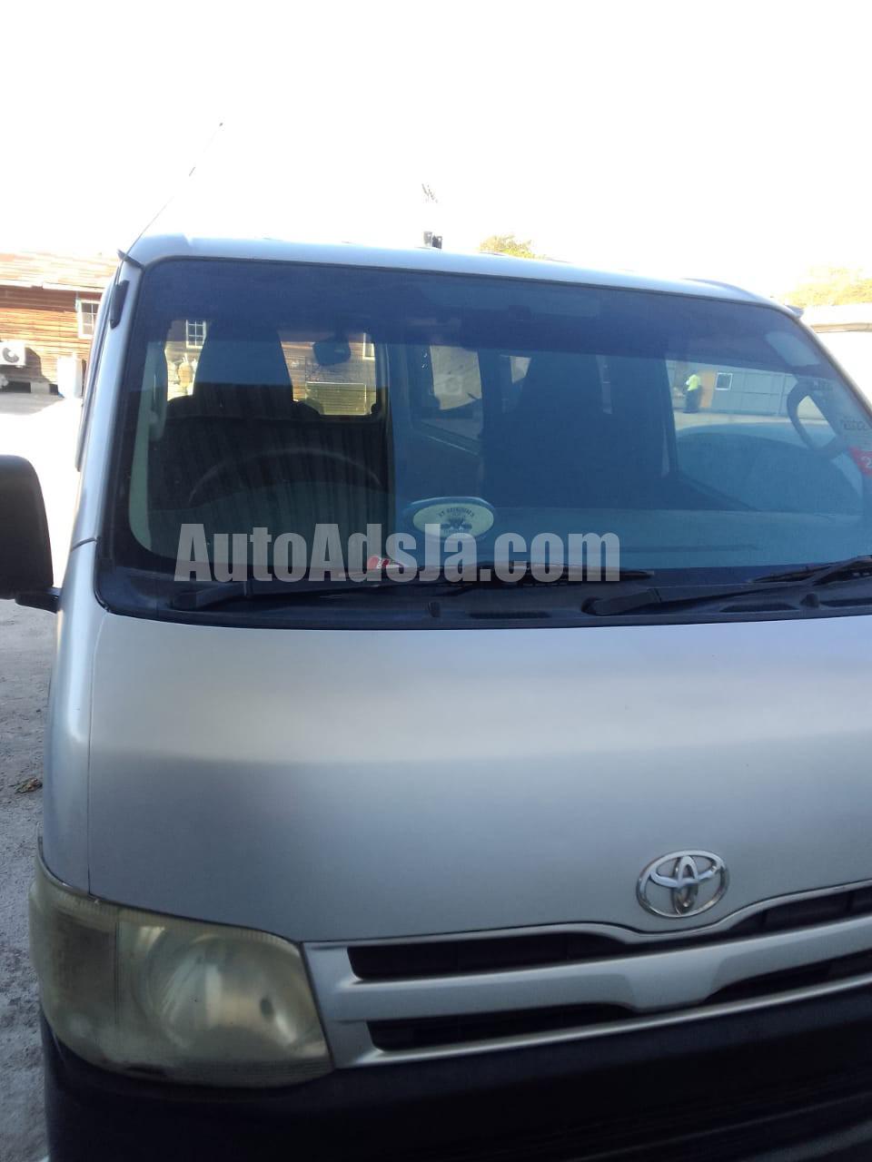 2011 Toyota Hiace