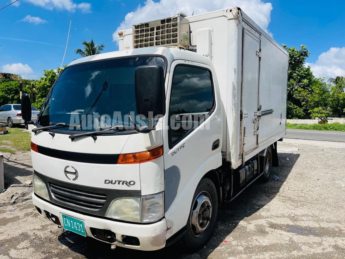 2001 Hino Dutro