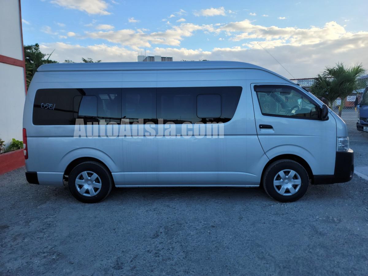 2020 Toyota GL Hiace Commuter