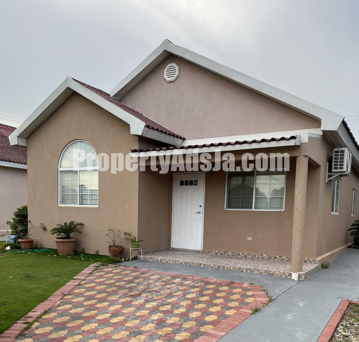 2 bed House For Rent in Caymanas Estate, Kingston / St. Andrew, Jamaica