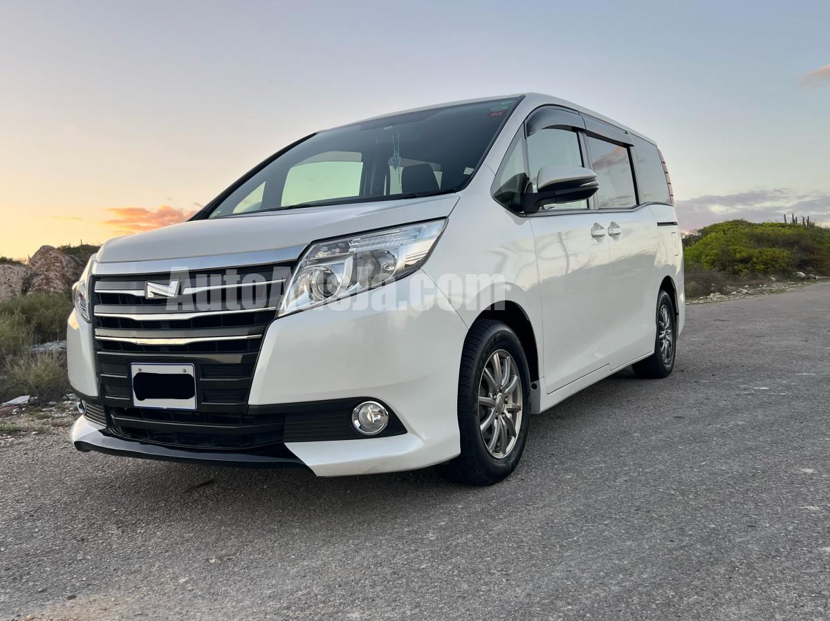 2016 Toyota Noah