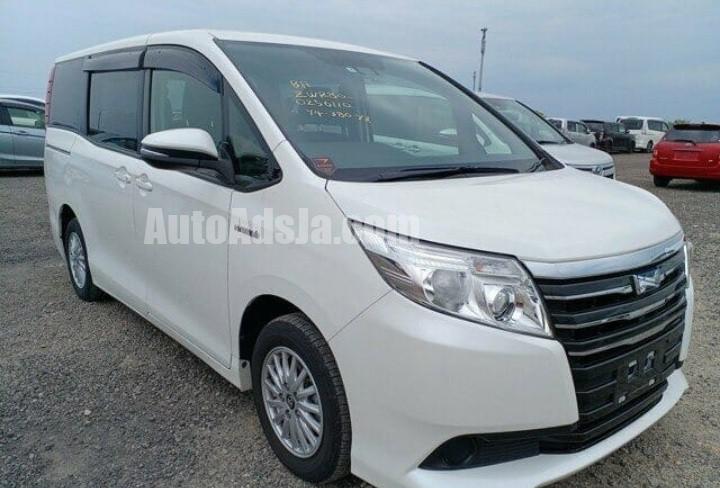 2017 Toyota NOAH HYBRID