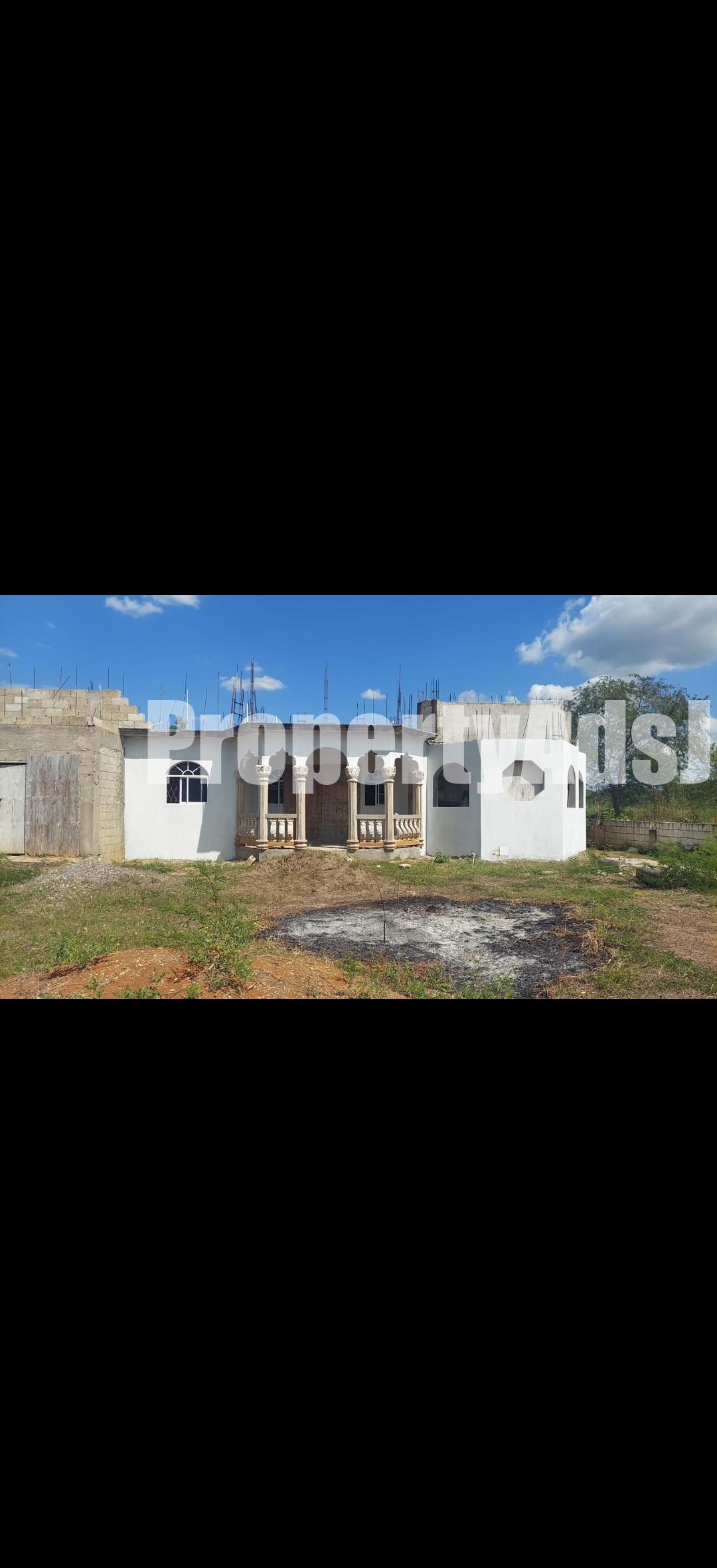 4 bed House For Sale in Four path Clarendon, Clarendon, Jamaica