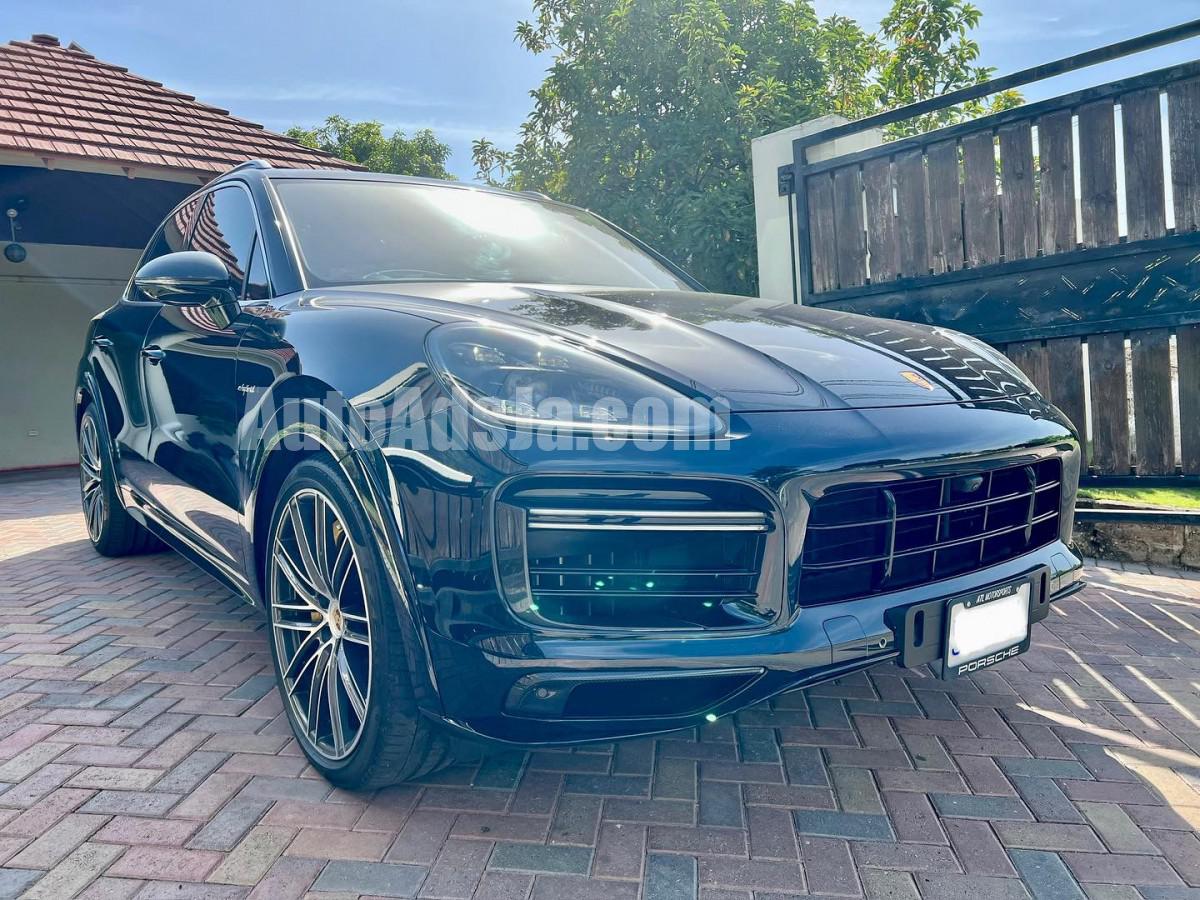 2021 Porsche Cayenne Turbo S eHybrid