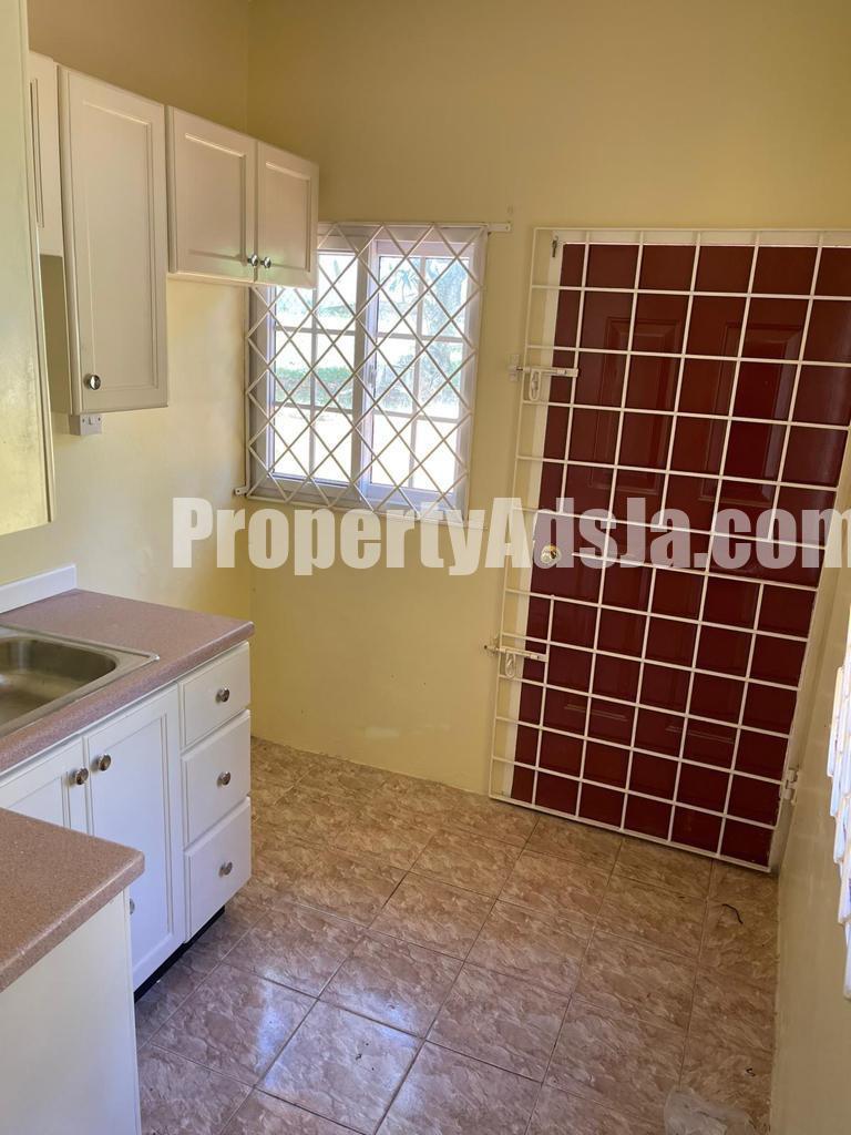 2 bed House For Rent in Kingston, Kingston / St. Andrew, Jamaica