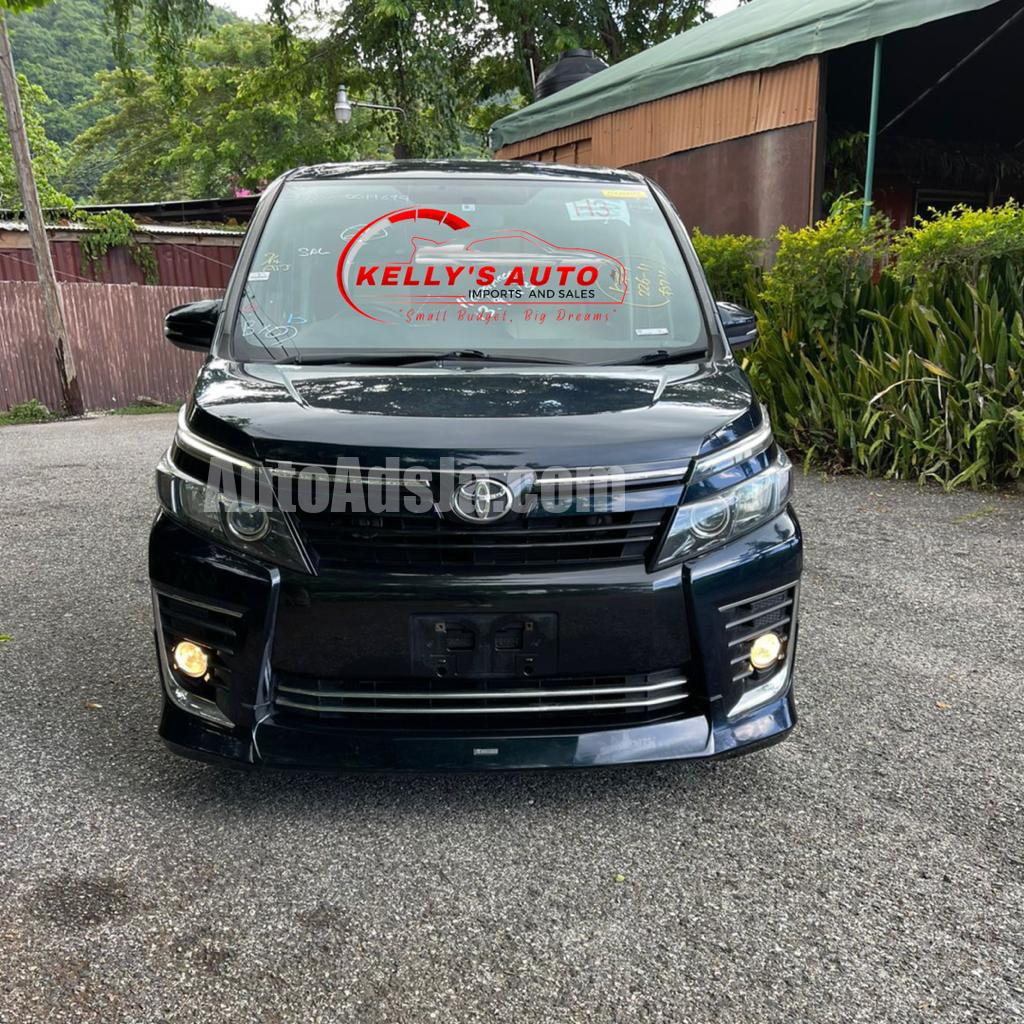 2014 Toyota Voxy