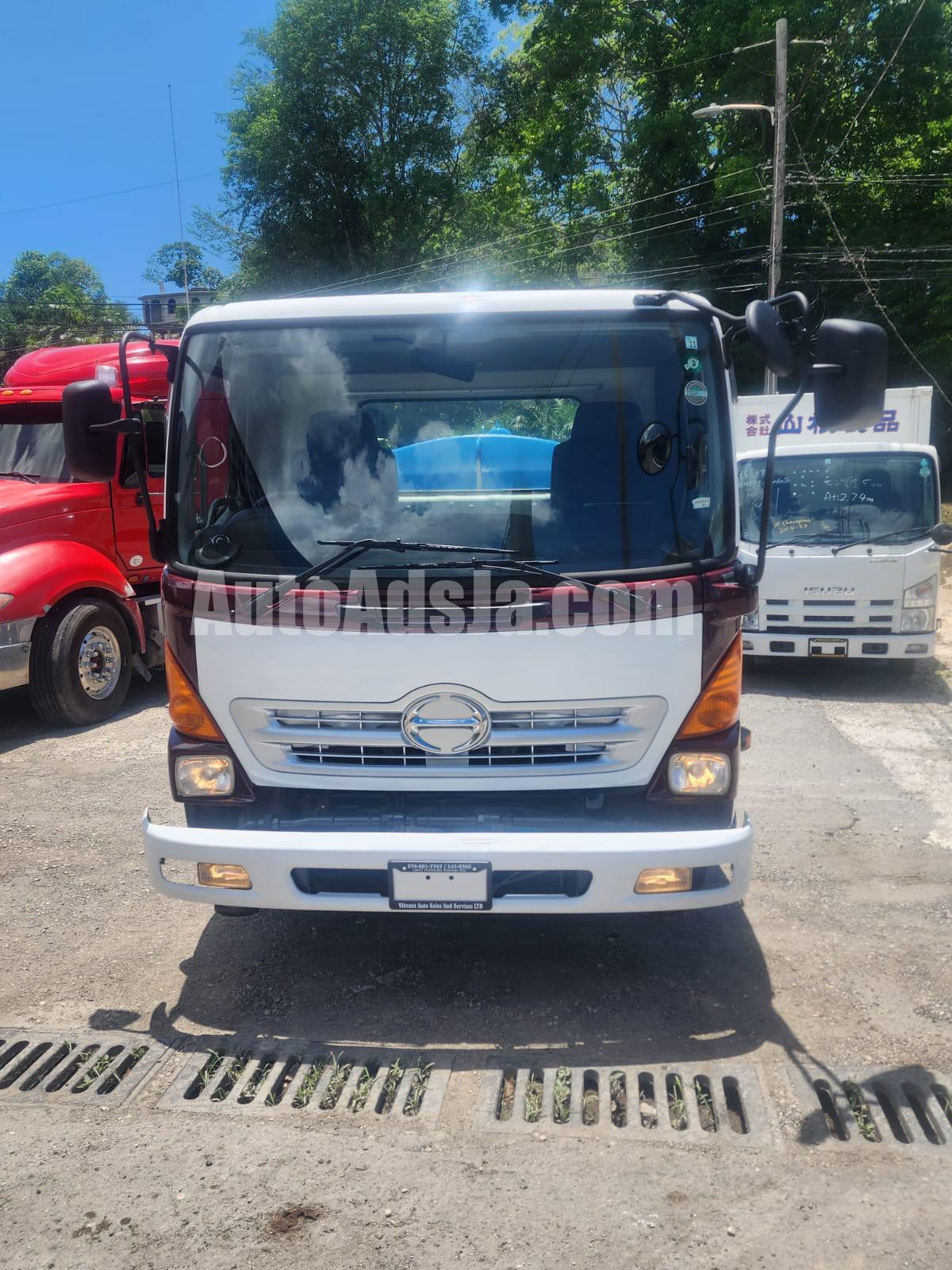 2005 Hino Ranger