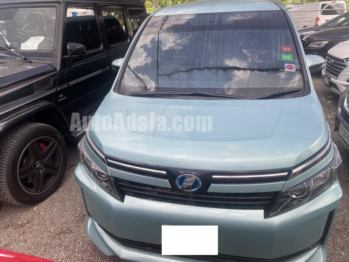 2014 Toyota VOXY HYBRID