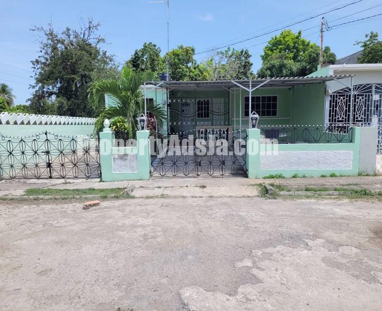 5 bed House For Sale in Eltham Meadows, St. Catherine, Jamaica