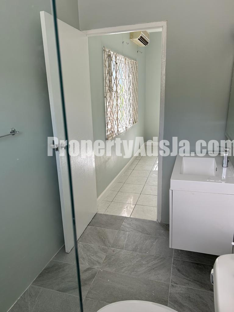2 bed Apartment For Rent in Shortwood Teachers College, Kingston / St. Andrew, Jamaica