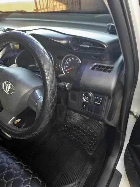 Toyota wish 2013