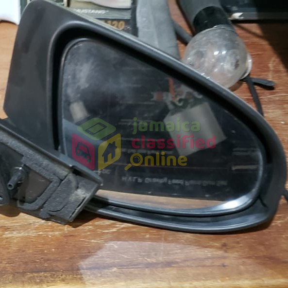For Sale: RS TOYOTA VITZ RH MIRROR (2015)