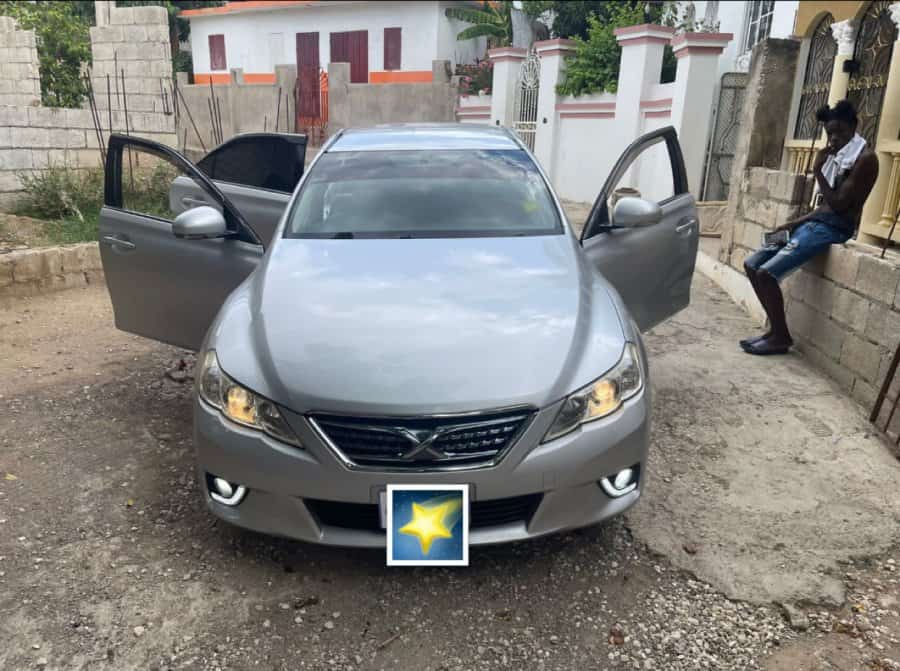 Toyota mark x 2011