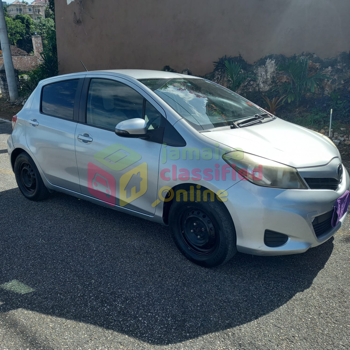 For Sale: Toyota Vitz 2012
