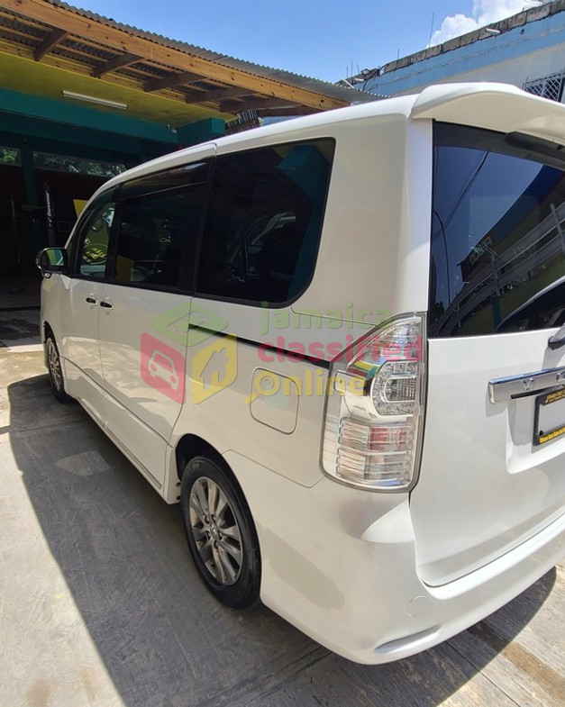 For Sale: Toyota Voxy 2013