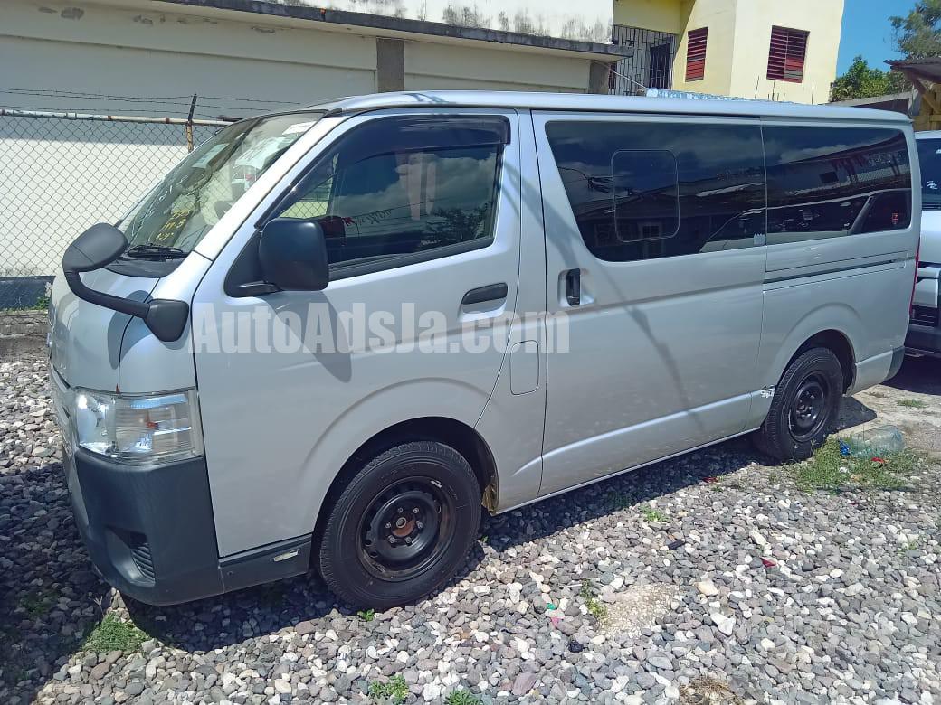 2017 Toyota Hiace Regiusace