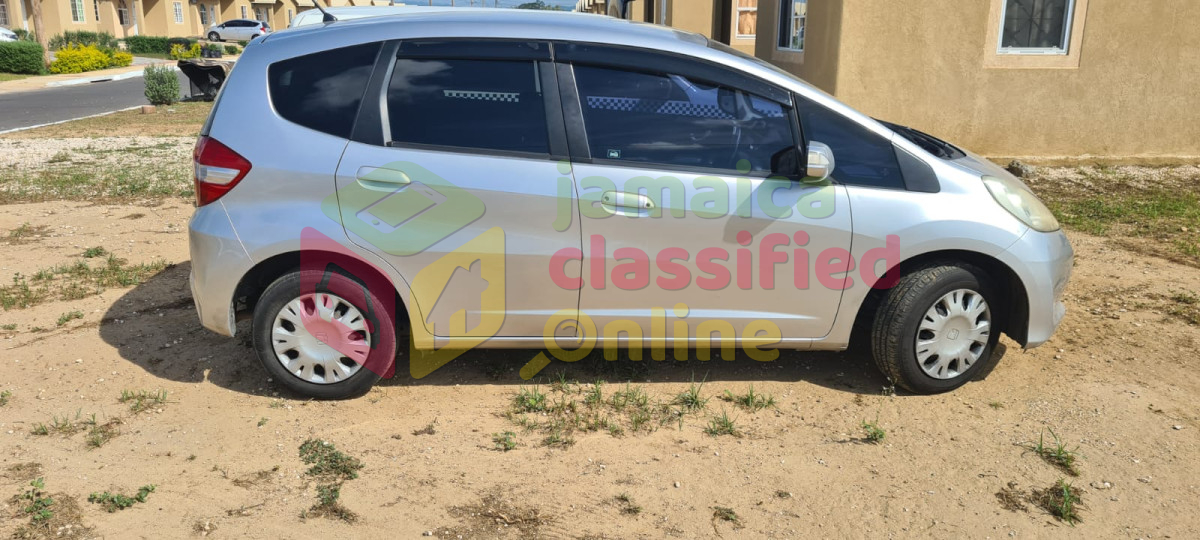 For Sale: Very Clean 2011 Honda FIT