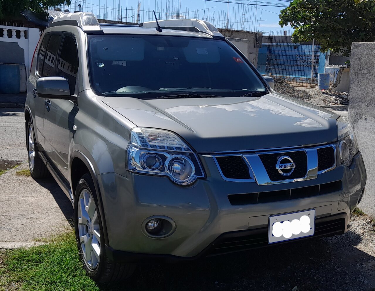 For Sale: VERY NICE 2013 NISSAN X-TRAIL 2.1M