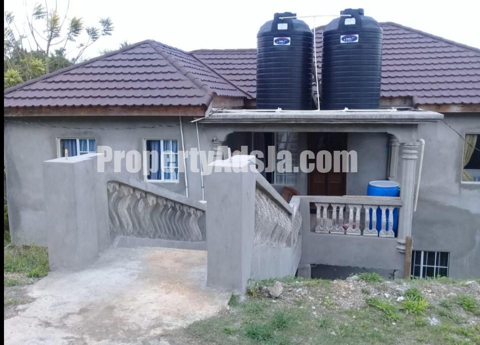 8 bed House For Sale in Richmond, Manchester, Jamaica