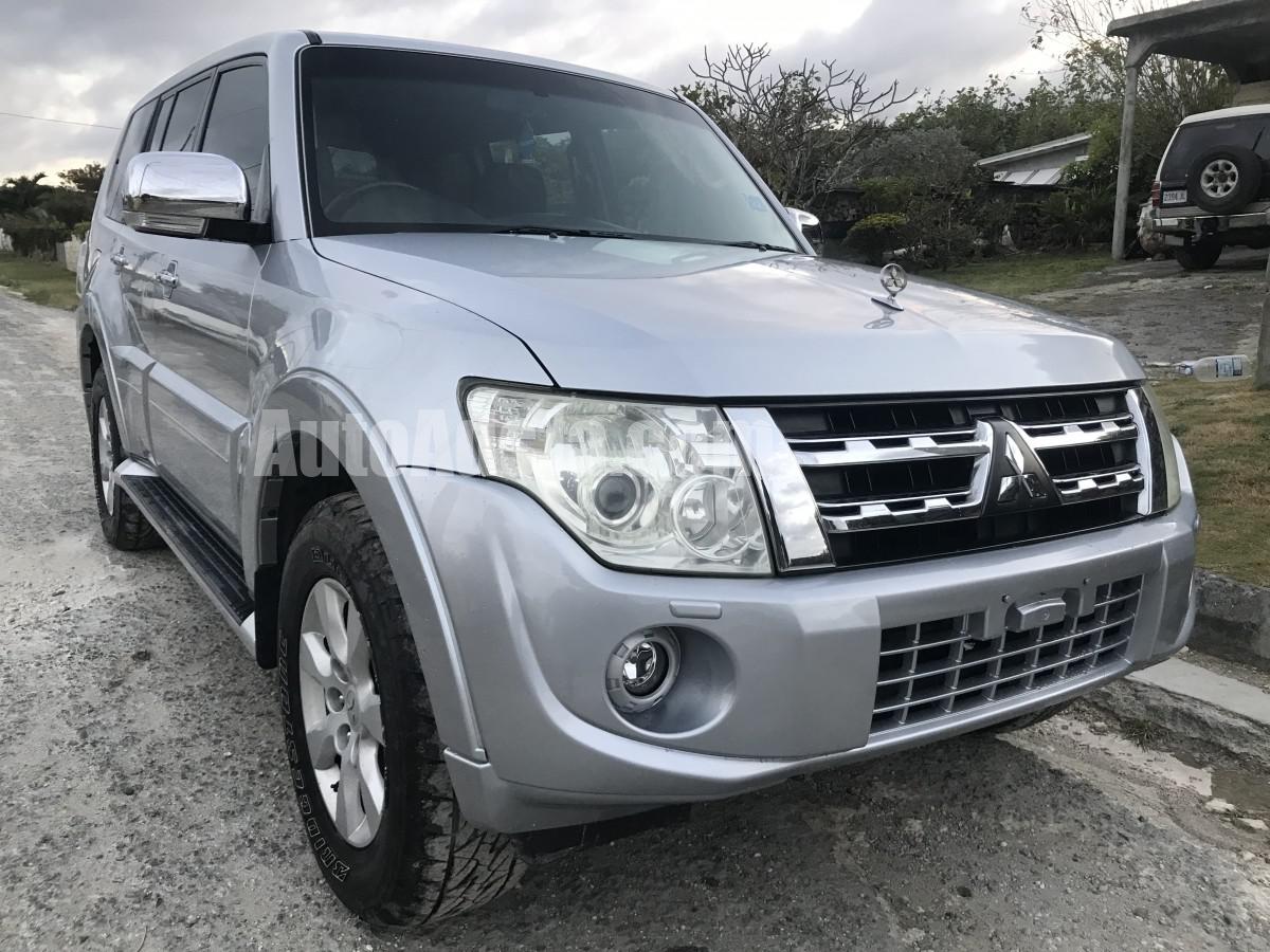 2012 Mitsubishi Pajero