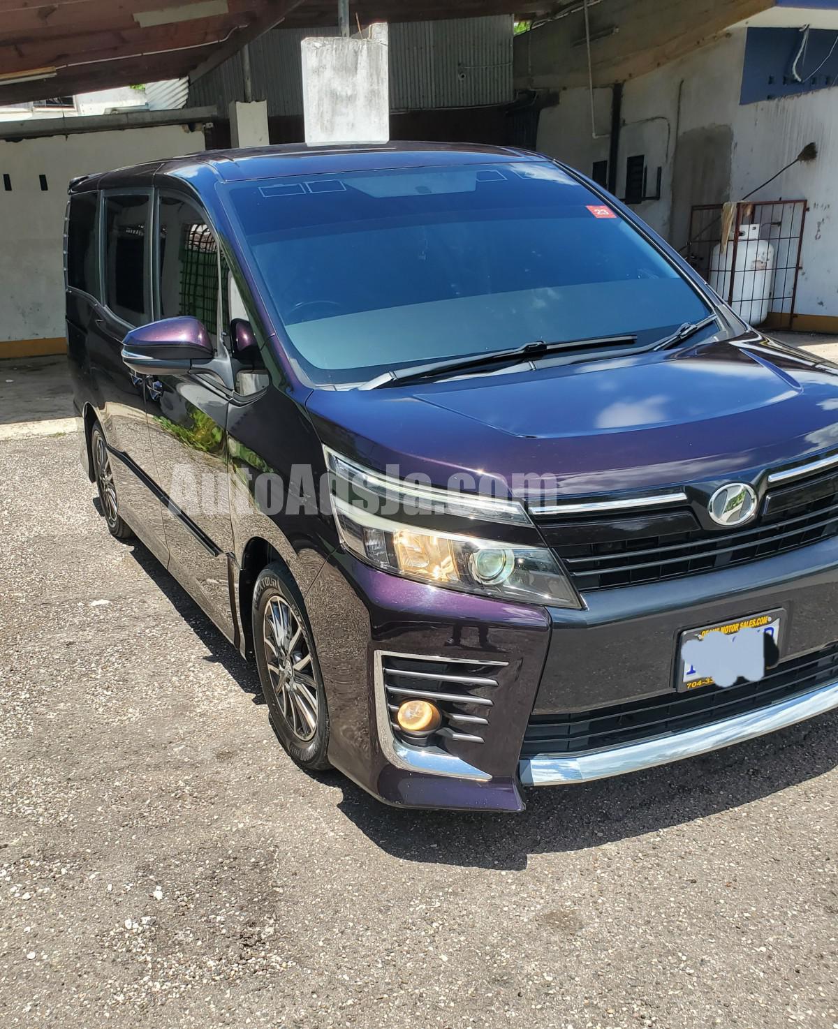 2014 Toyota Voxy