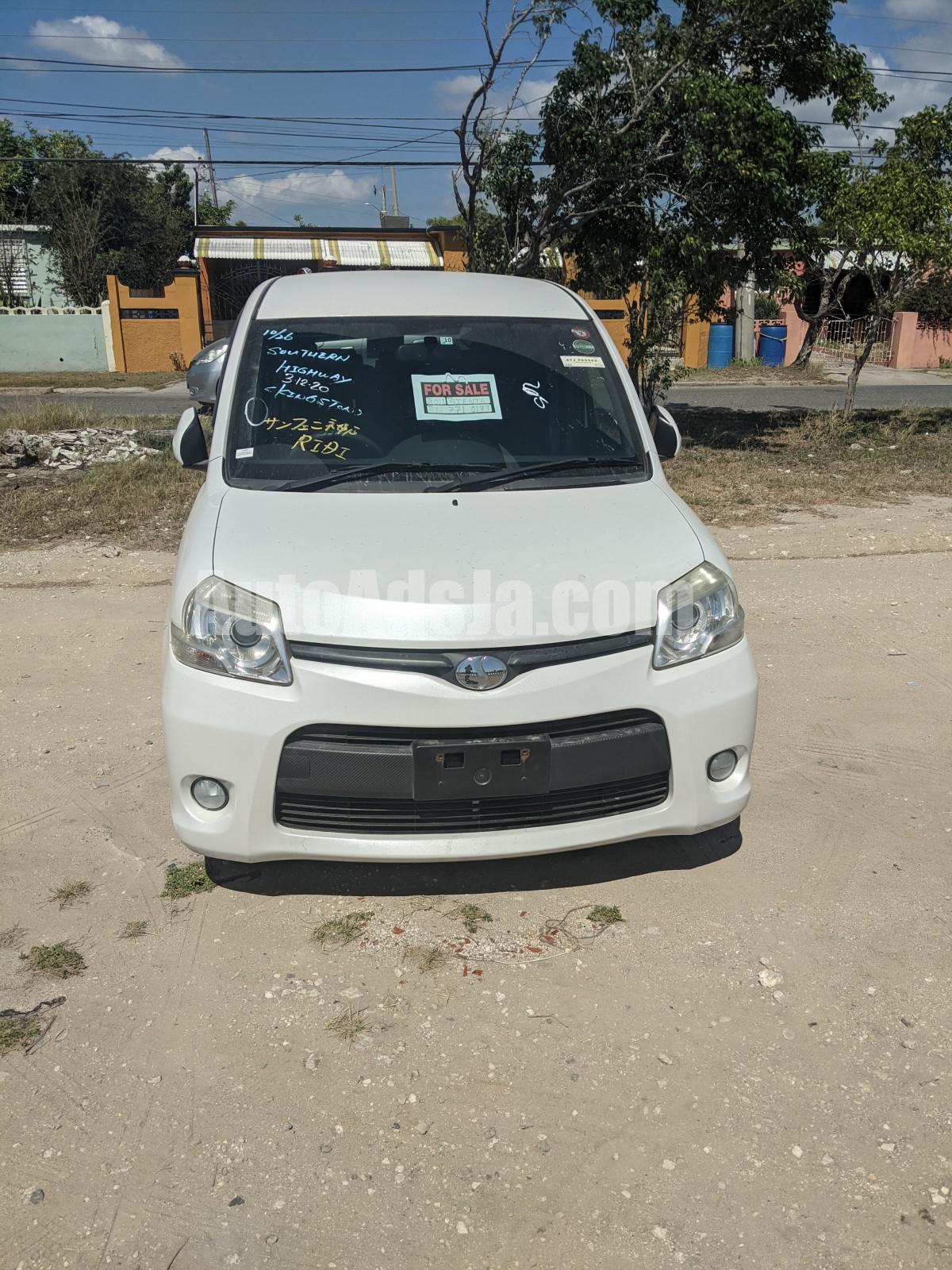 2011 Toyota Sienta