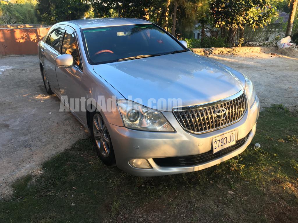 2012 Toyota Crown Majesta