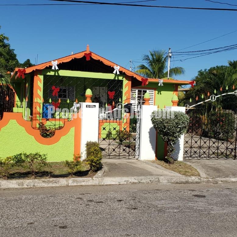 2 bed House For Rent in Inswood Village, St. Catherine, Jamaica