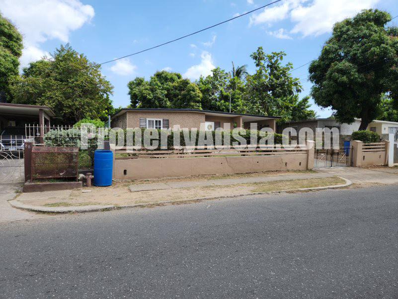 3 bed House For Sale in Ensom City, St. Catherine, Jamaica