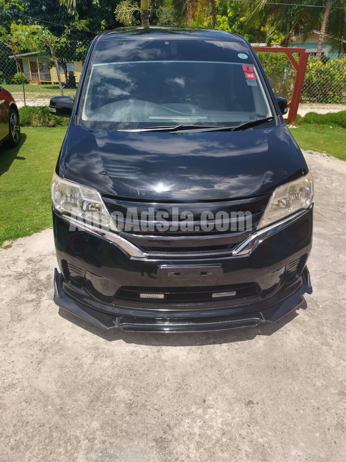 2012 Nissan Serena