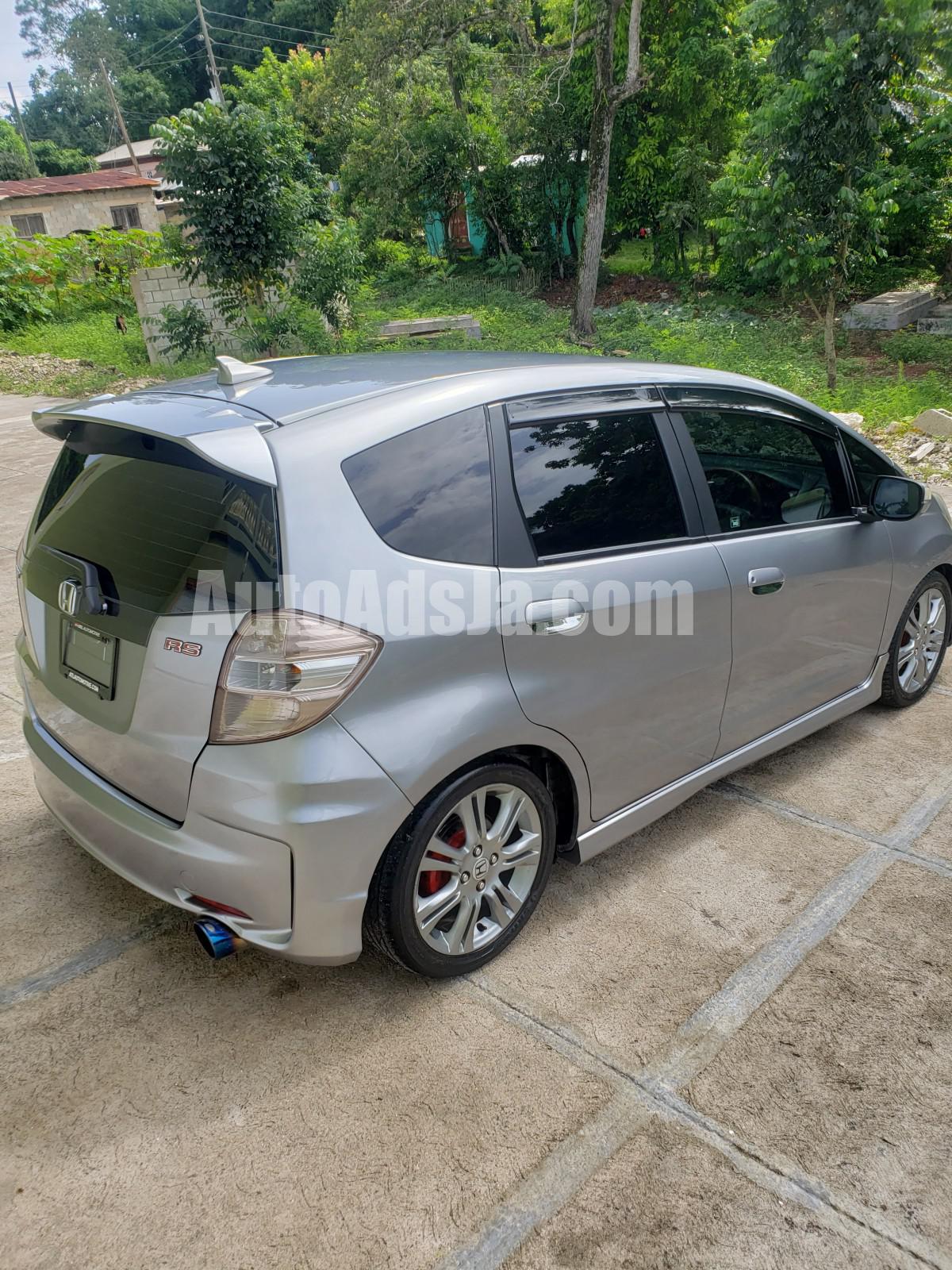 2011 Honda FIT RS
