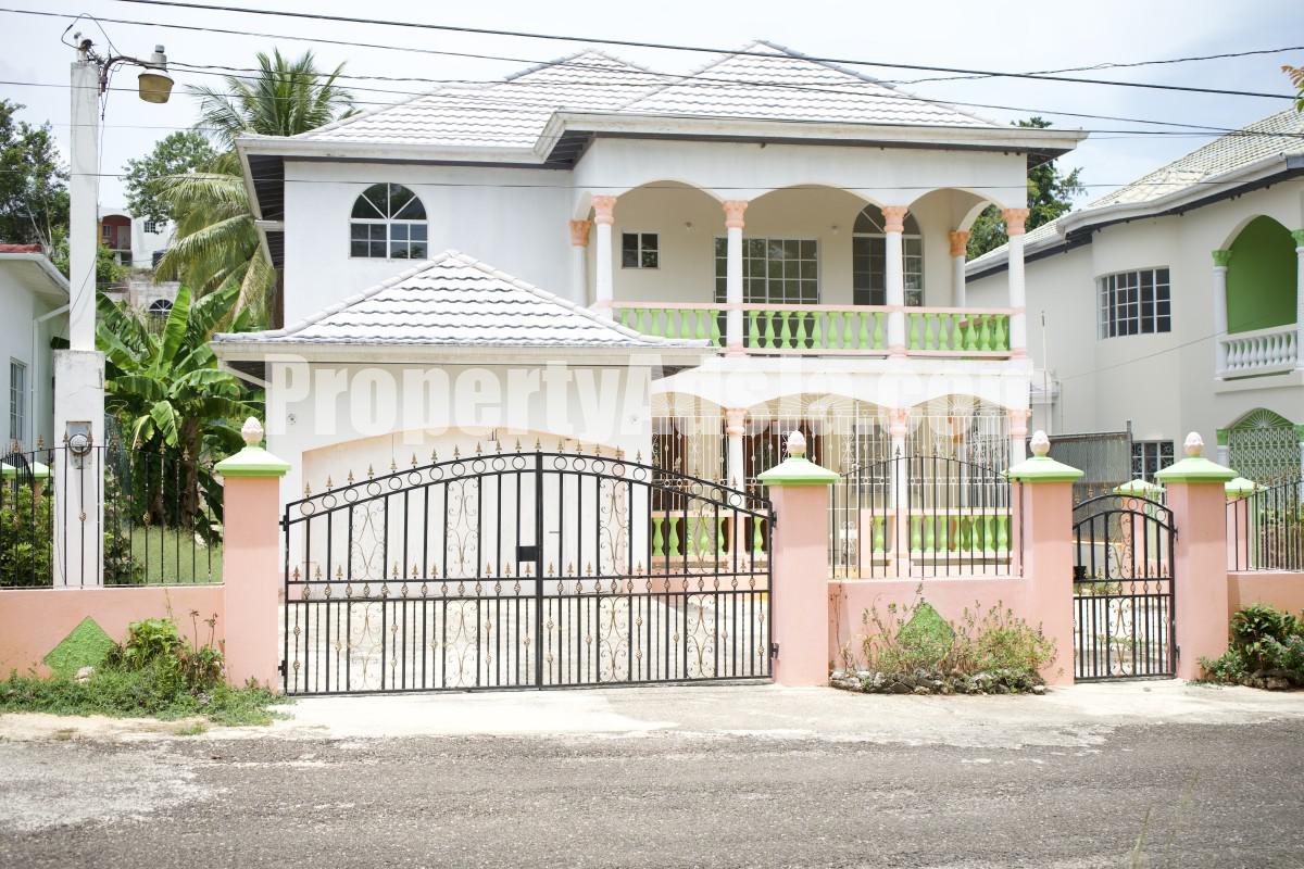 4 bed House For Sale in Santa Cruz, St. Elizabeth, Jamaica