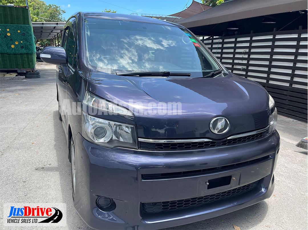 2011 Toyota VOXY