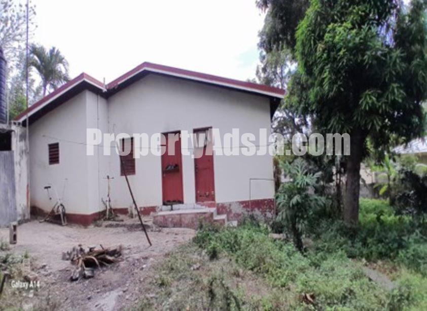 2 bed House For Sale in May Pen, Clarendon, Jamaica