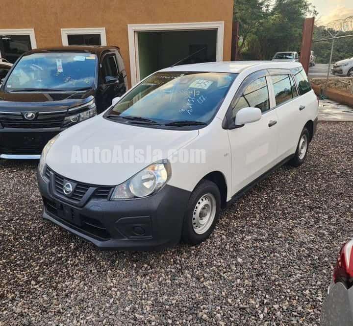 2018 Nissan AD Wagon