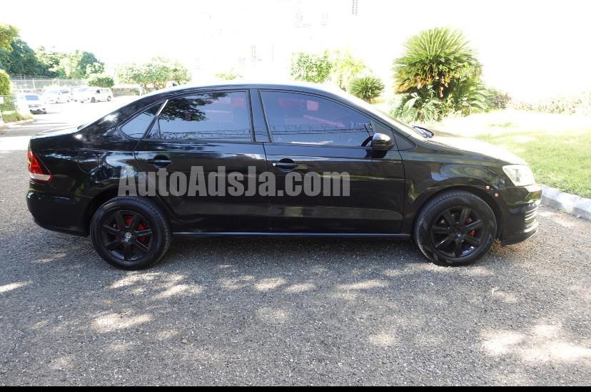 2016 Volkswagen POLO
