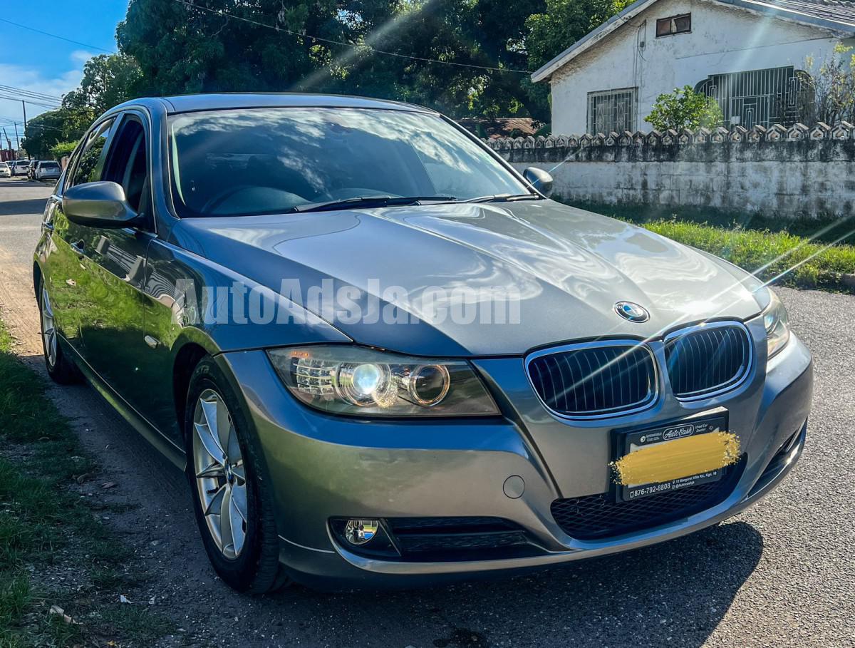 2011 BMW 320I