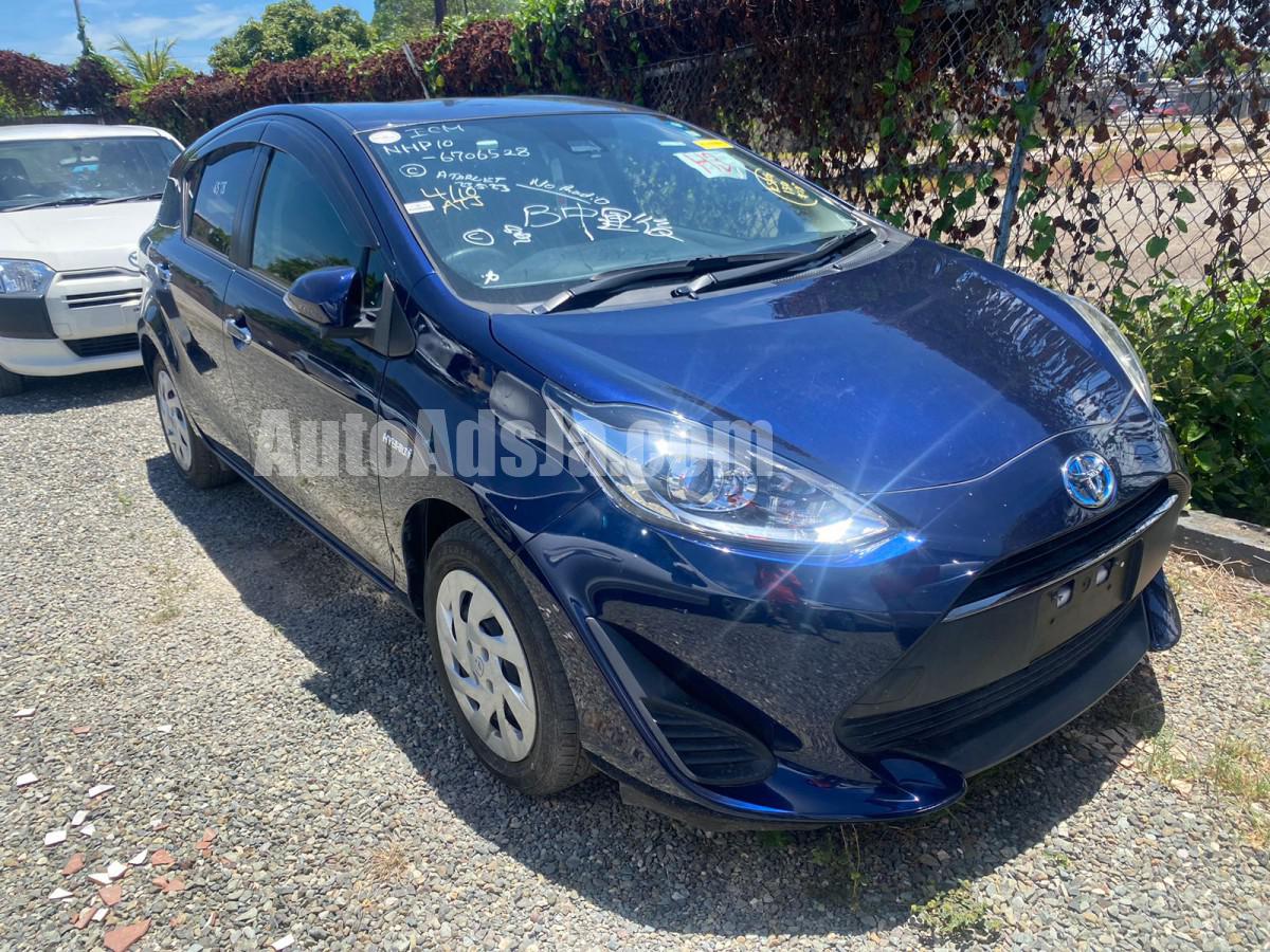 2018 Toyota Aqua Hybrid